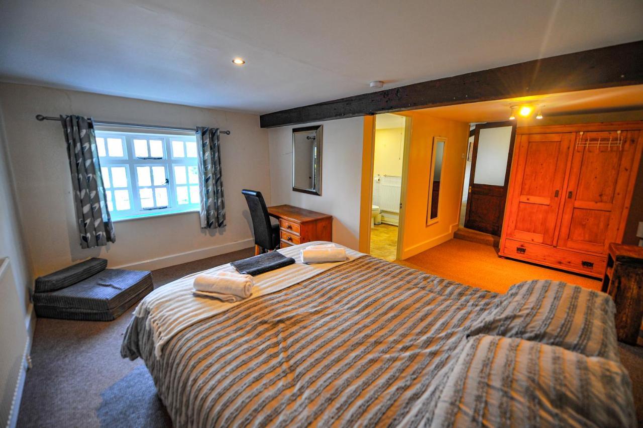 The Coachman Pub, Hartford, Room Only Hartford  Bagian luar foto